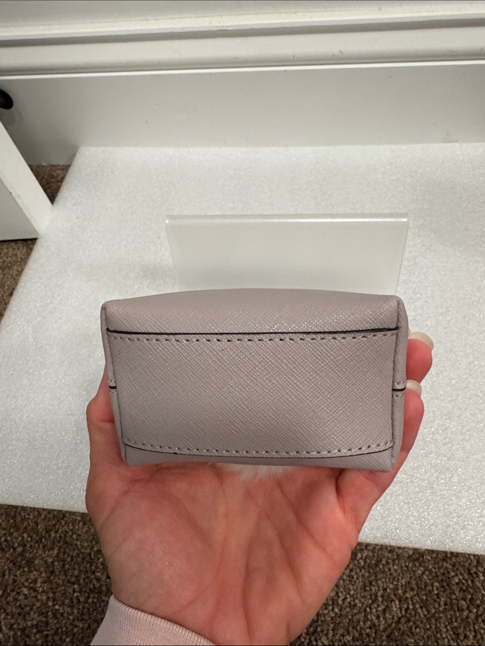 Kate Spade New York "Hop to It" rabbit coin purse - Picture 4 of 7